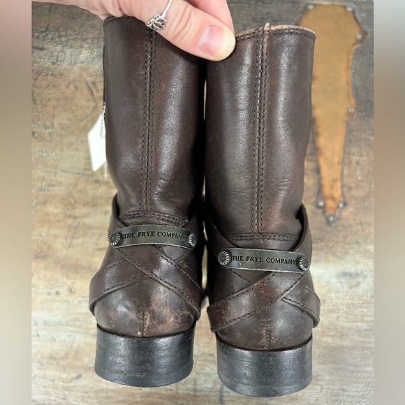 Frye Lindsay Plate Short Distressed Dark Brown Boot - Picture 8 of 9